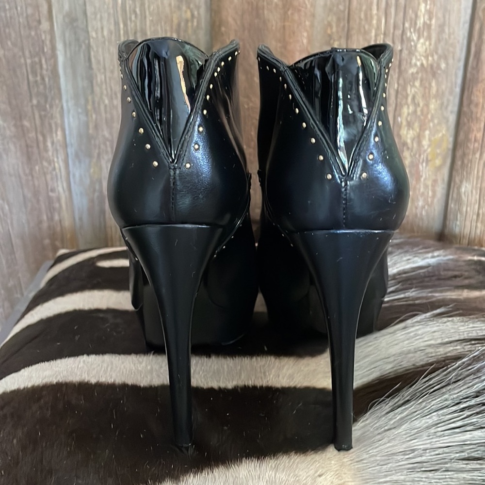 Alexander McQueen Blk Smooth & Patent Leather Gold Studded Platform Heels 38.5 - Picture 7 of 12